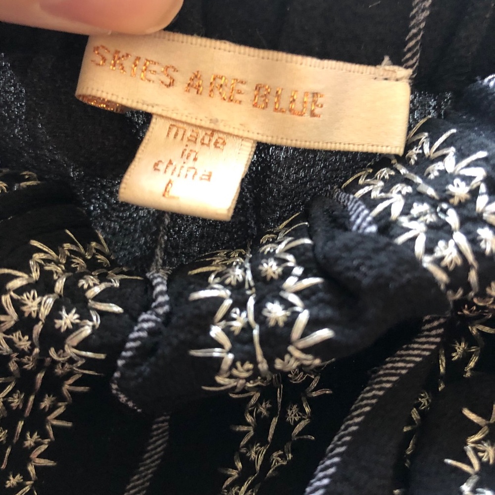 Black Off the Shoulder Embroidered Top - Picture 2 of 4